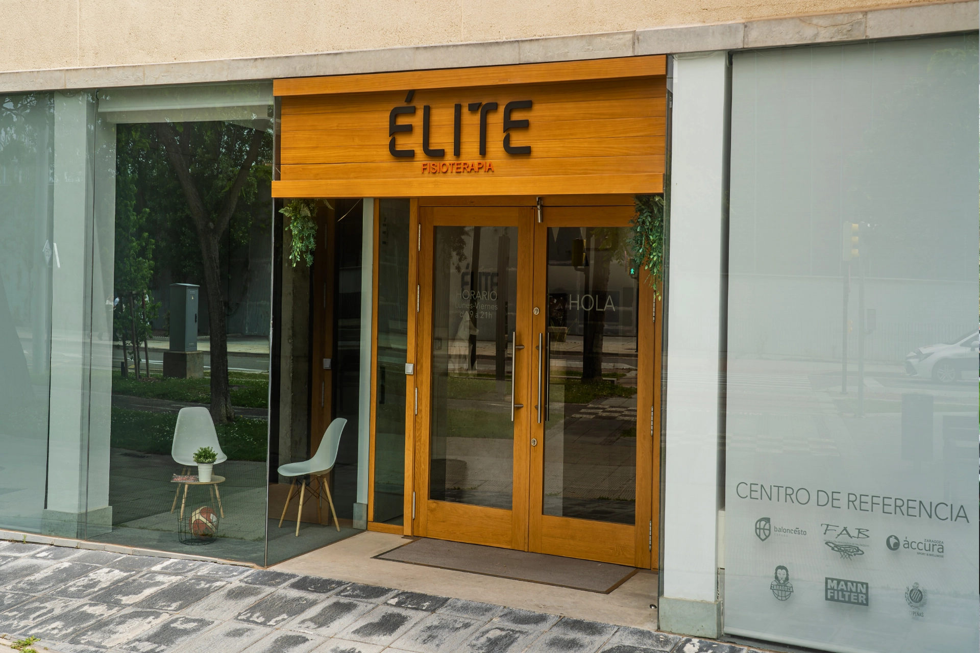 Entrada de Élite Fisioterapia en Zaragoza